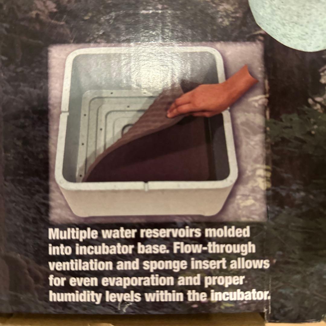 爬虫類　インキュベーター　孵卵器