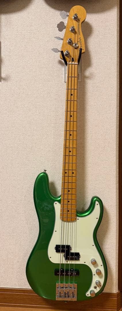 ベース Fender Player Plus Precision Bass