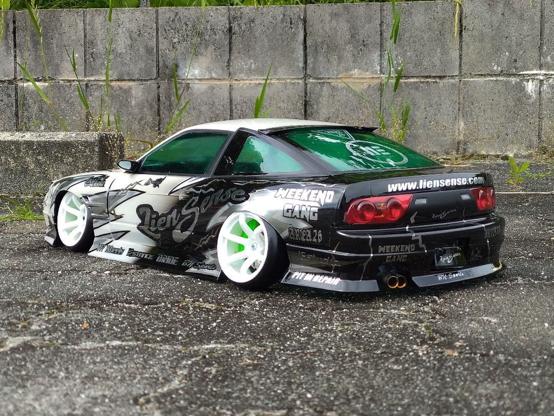 【最終価格】アディクション　D-MAX 180SX　製作済ラジコンボディ