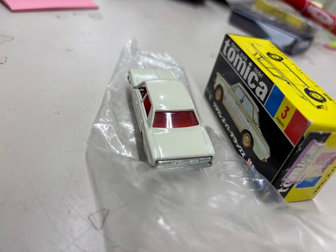 N9887【未使用】黒トミカ　クラウンスーパーデラックス