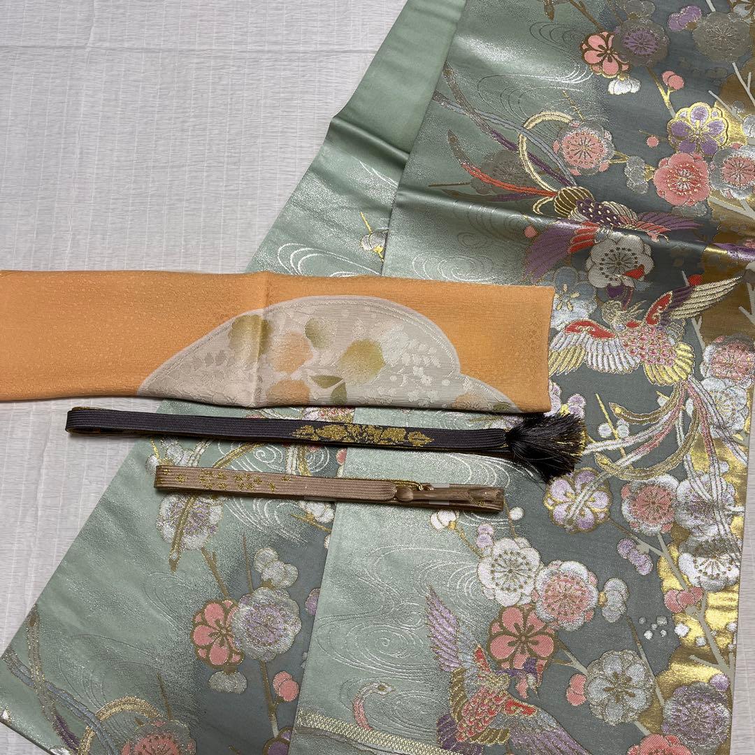 白とグレーの梅と蕾の訪問着 白系