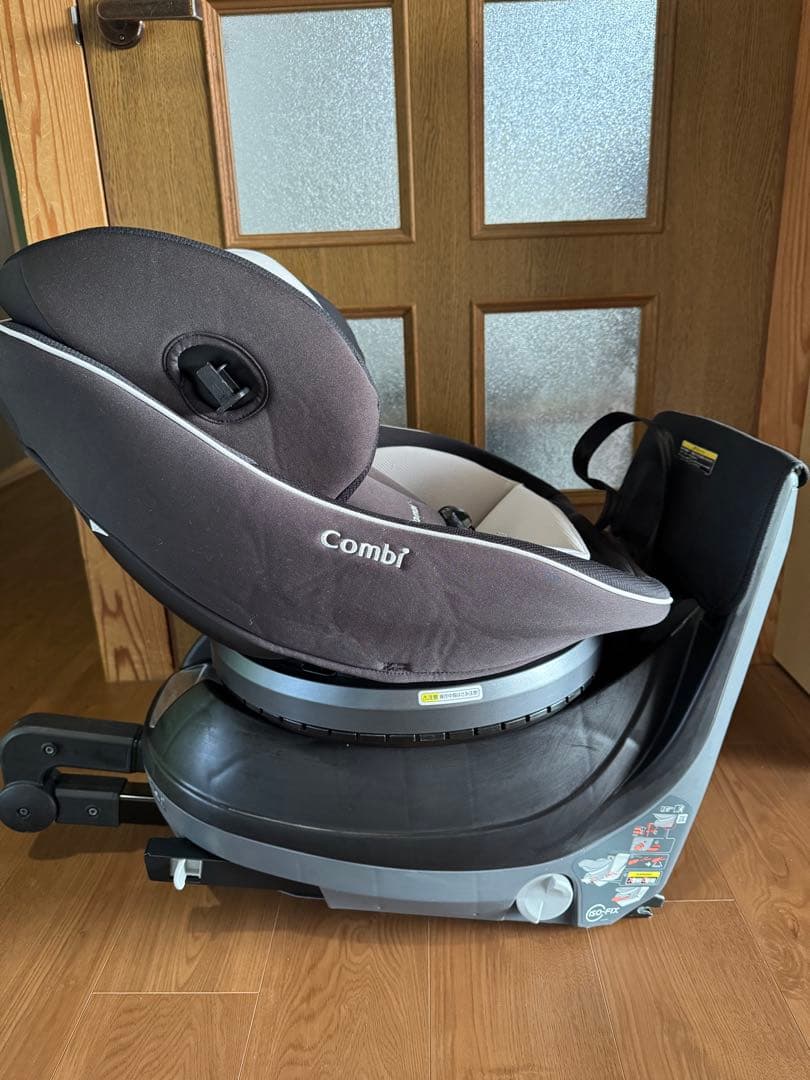 Combi チャイルドシート ブラック/ホワイト