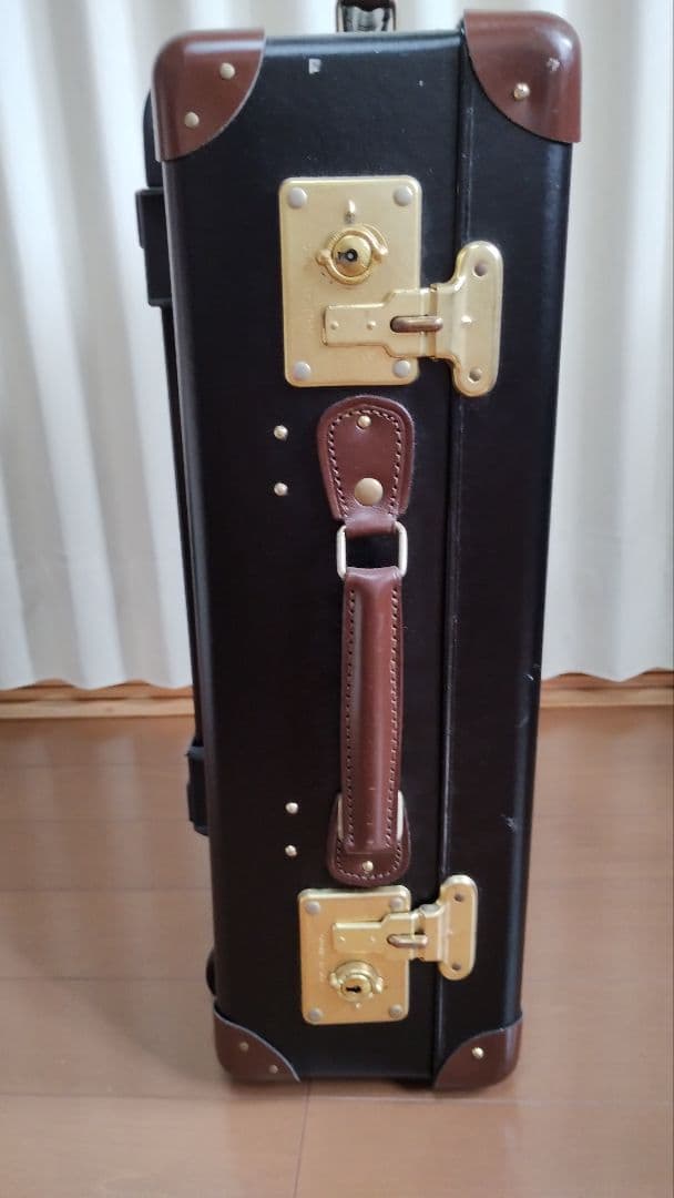 m*様 グローブトロッター　GLOBE TROTTER スモールキャリーオン 3