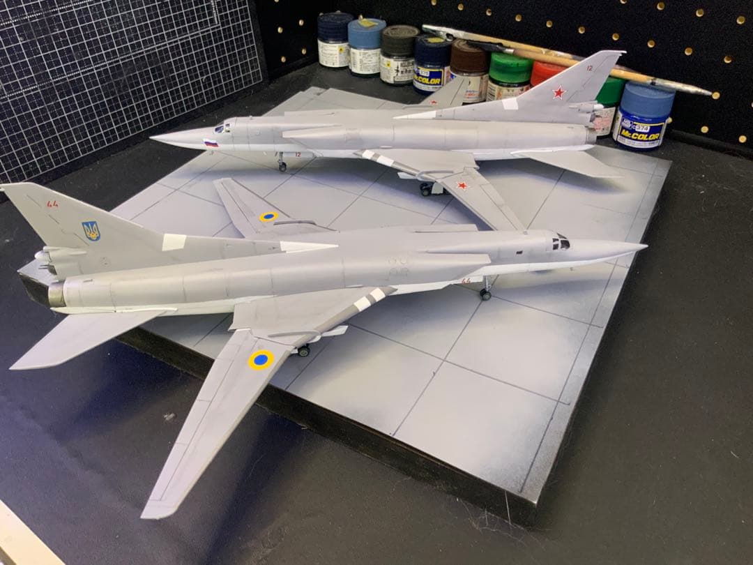 1/144スケールTu22M3中距離爆撃機2機セット