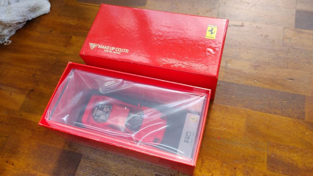 美品MAKE UP FerrariF40.1988 赤　1/43