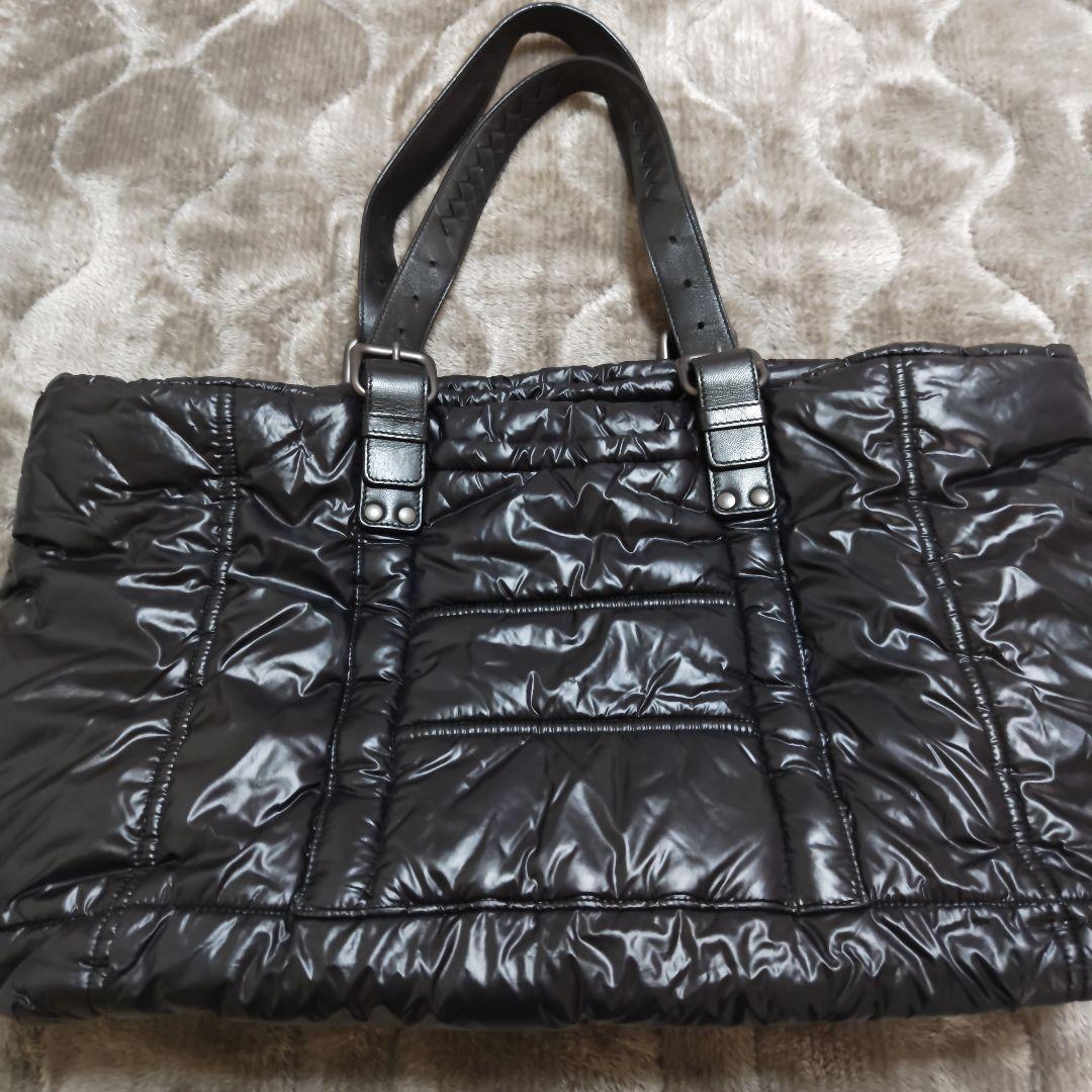 ボッテガ　黒いキルティングショルダーバッグ