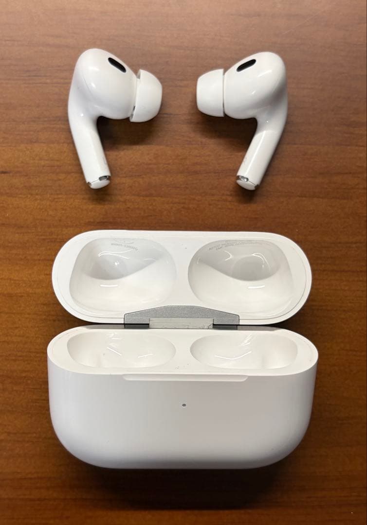 AirPods Pro2本体 充電ケース付き【ライトニング】