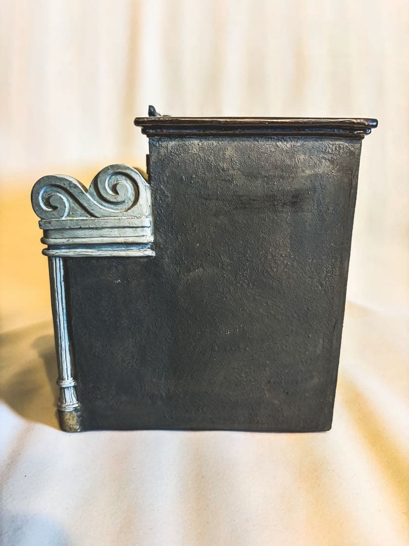 【激レア・廃盤品】　千と千尋の神隠し　湯婆婆　フィギュア　彫刻　プランター