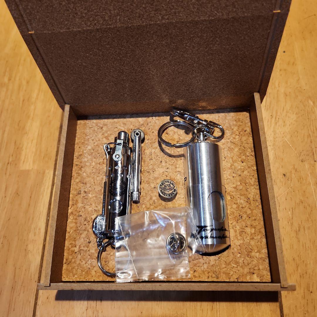 長渕剛トレンチライター携帯灰皿セットピンバッチ