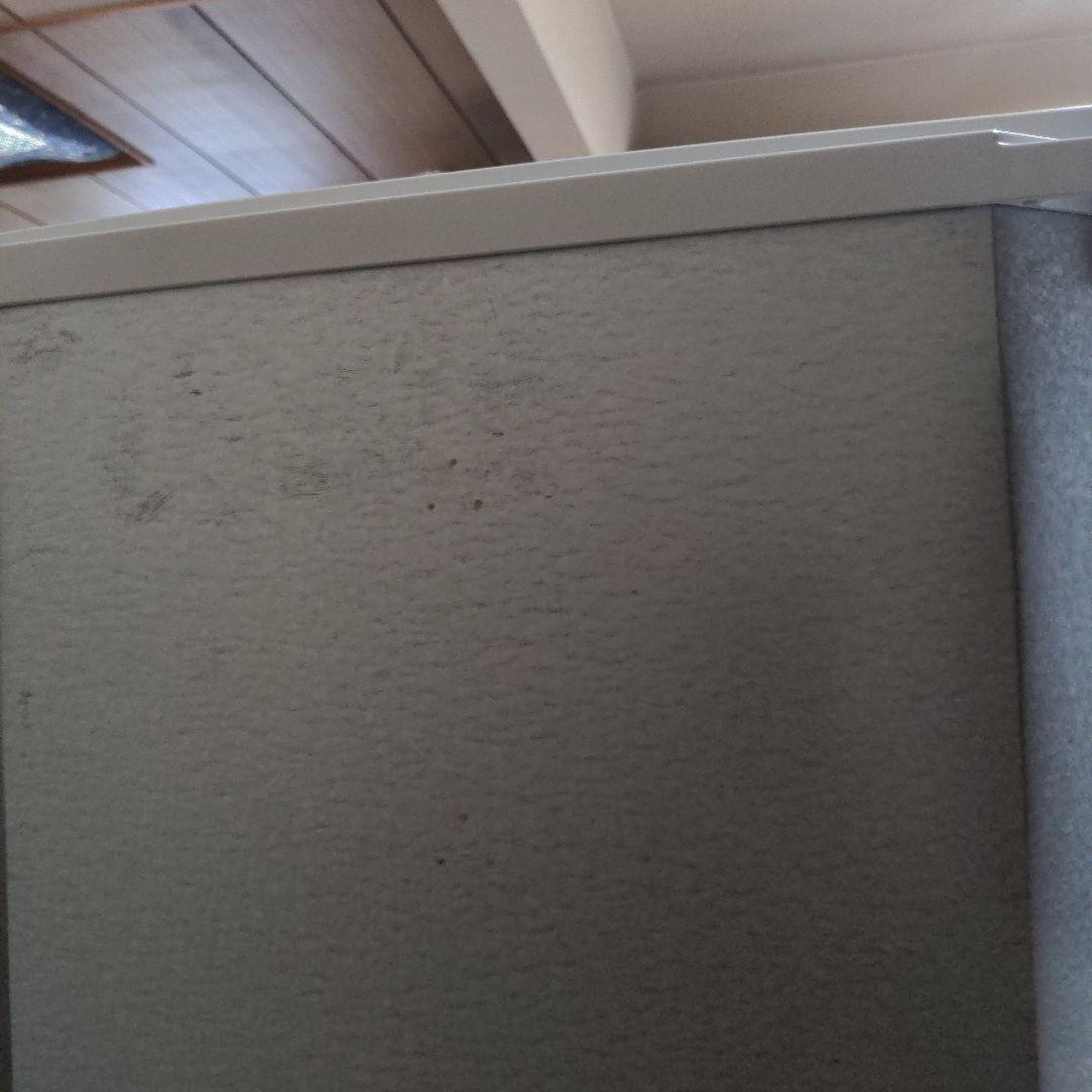 ホワイト冷蔵庫 シンプルデザイン