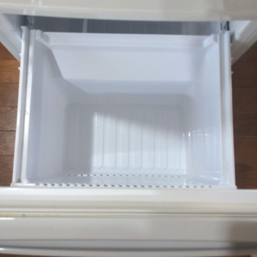 ホワイト冷蔵庫 シンプルデザイン