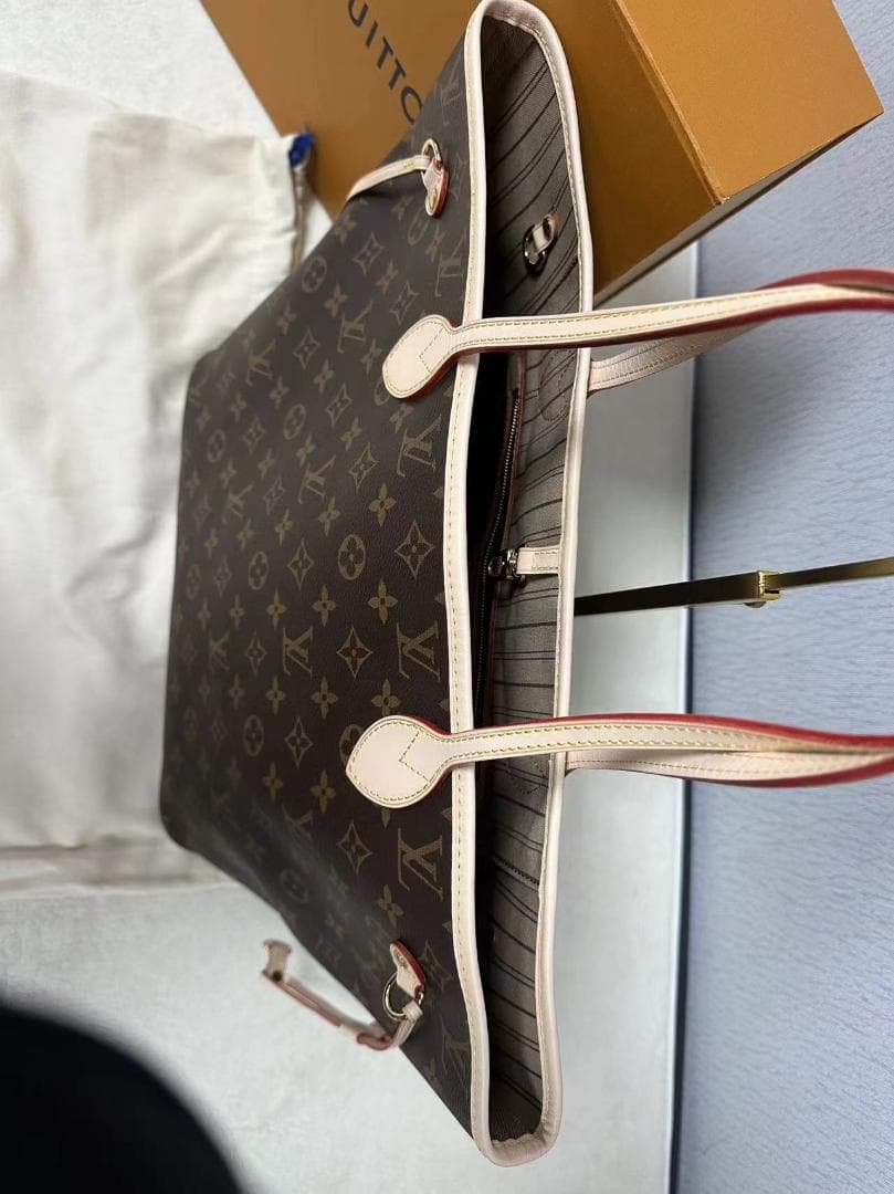 Louis Vuitton ルイヴィトン ネヴァーフル MM