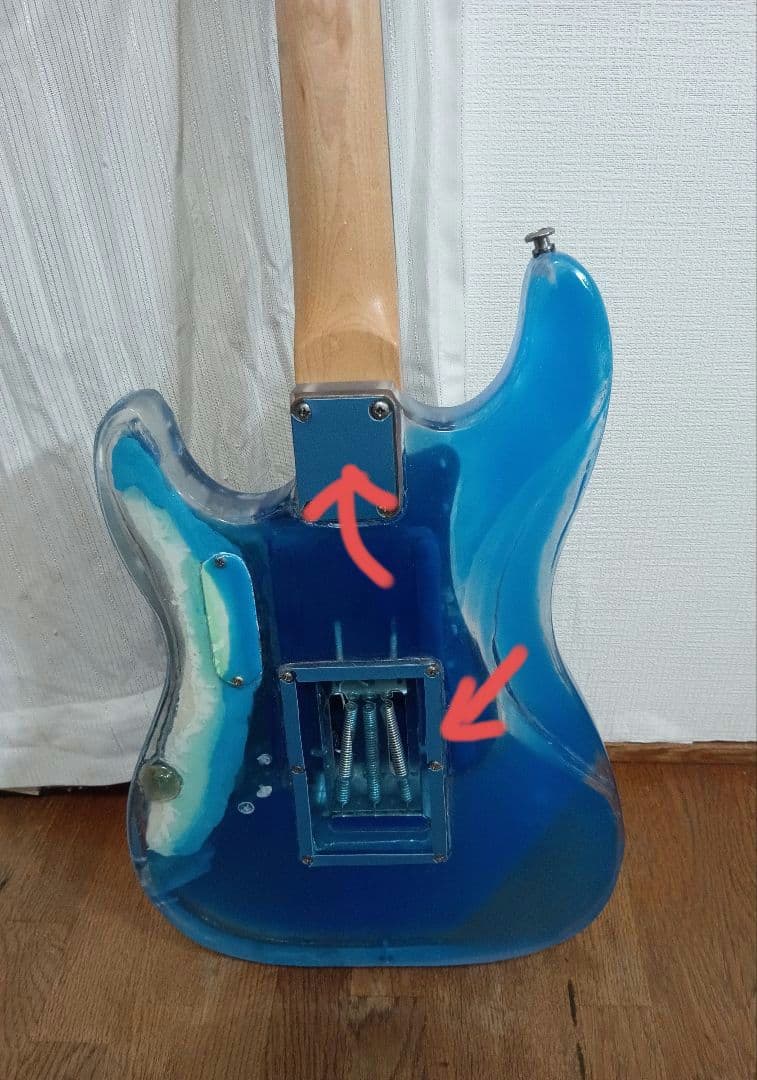 エレキギター　アクリル透明　ストラトタイプ LED・WAVE・クラゲ仕様
