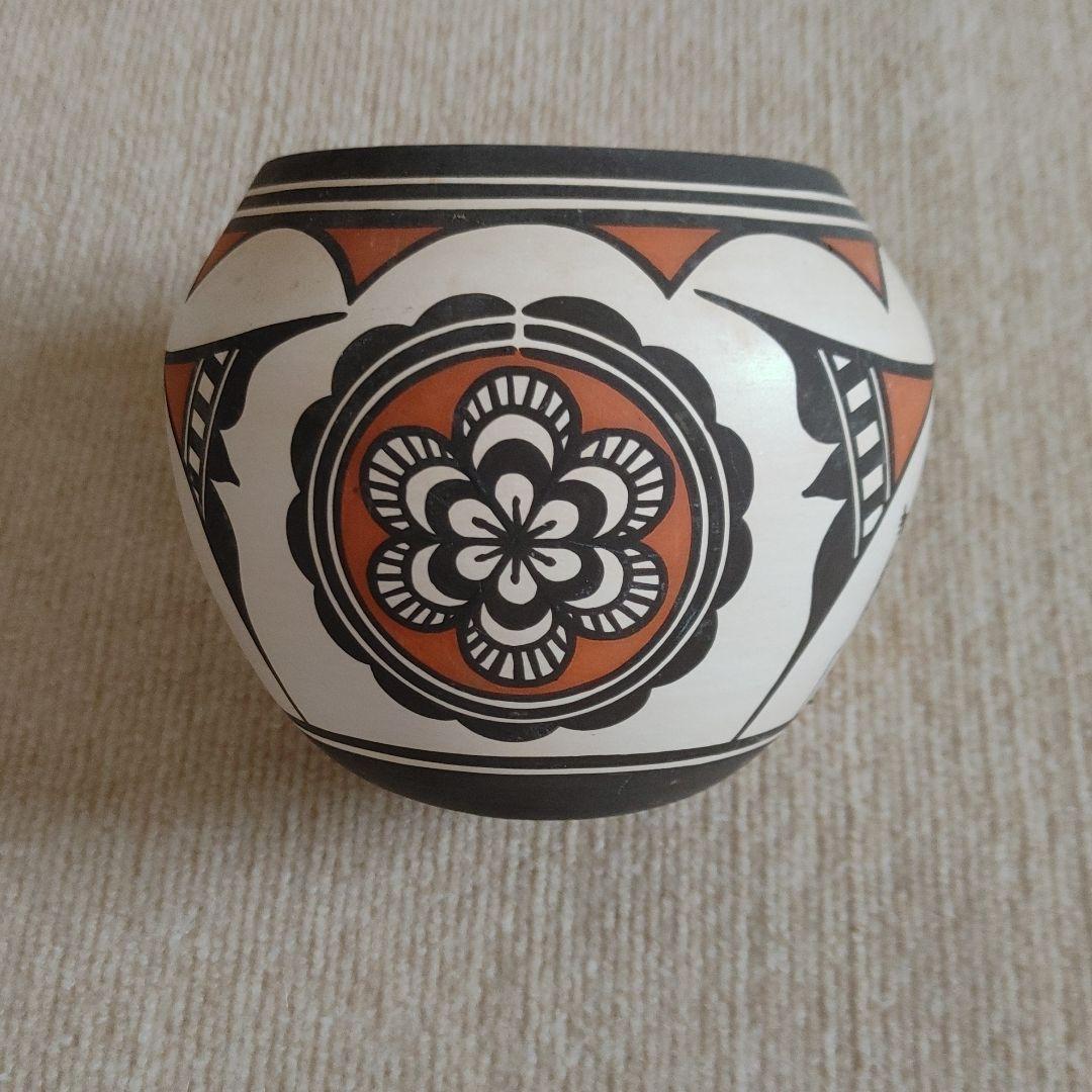 ズニZUNI ポタリー　ネイティブアメリカン　インディアンジュエリー