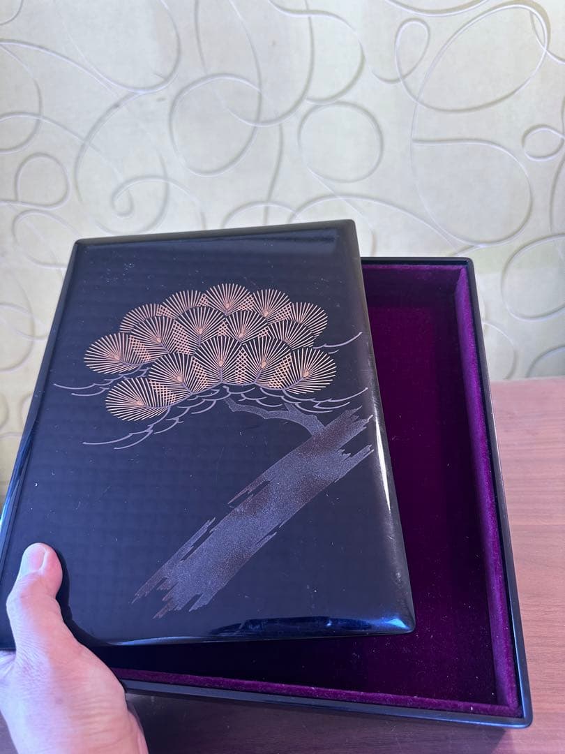 漆器 書類入れ　文箱 金色の松のデザイン