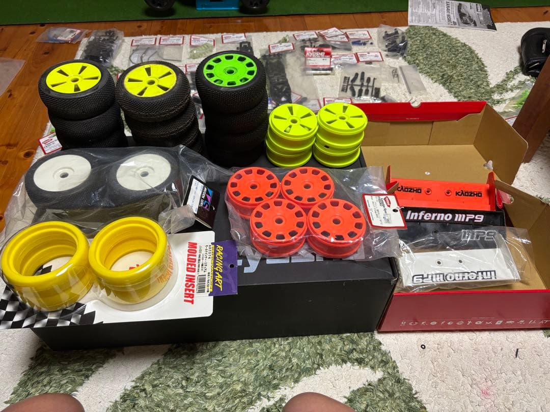 京商　1/8 MP9 インファーノ