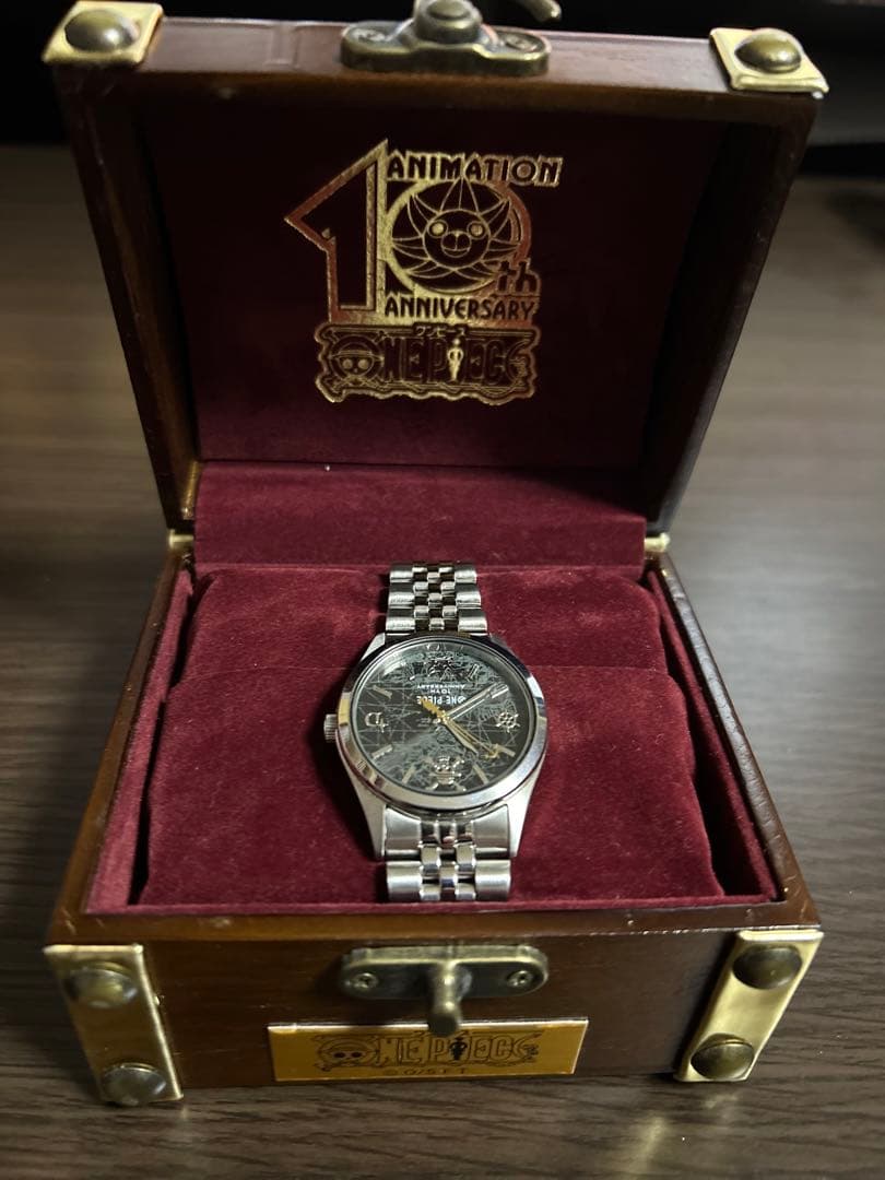 ［ONE PIECE 10周年記念公式ウォッチ］黄金の指針〜ゴールデン・ポース〜