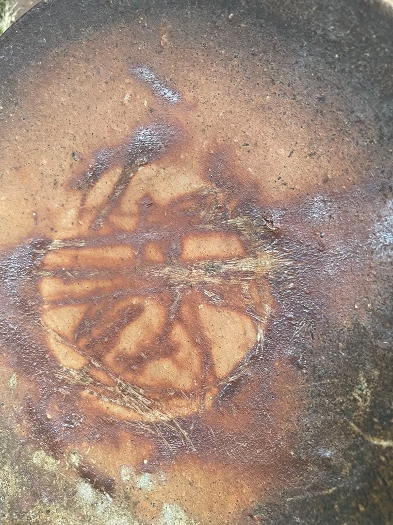 未使用　高級　備前焼　風来　手作り皿　共箱付き　伝統的な日本の陶器 丸皿 木箱付