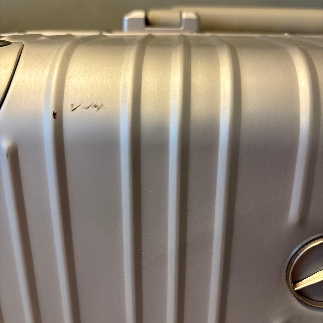 Mercedes シルバー キャリーケースと非売品のベアーのぬいぐるみ付き