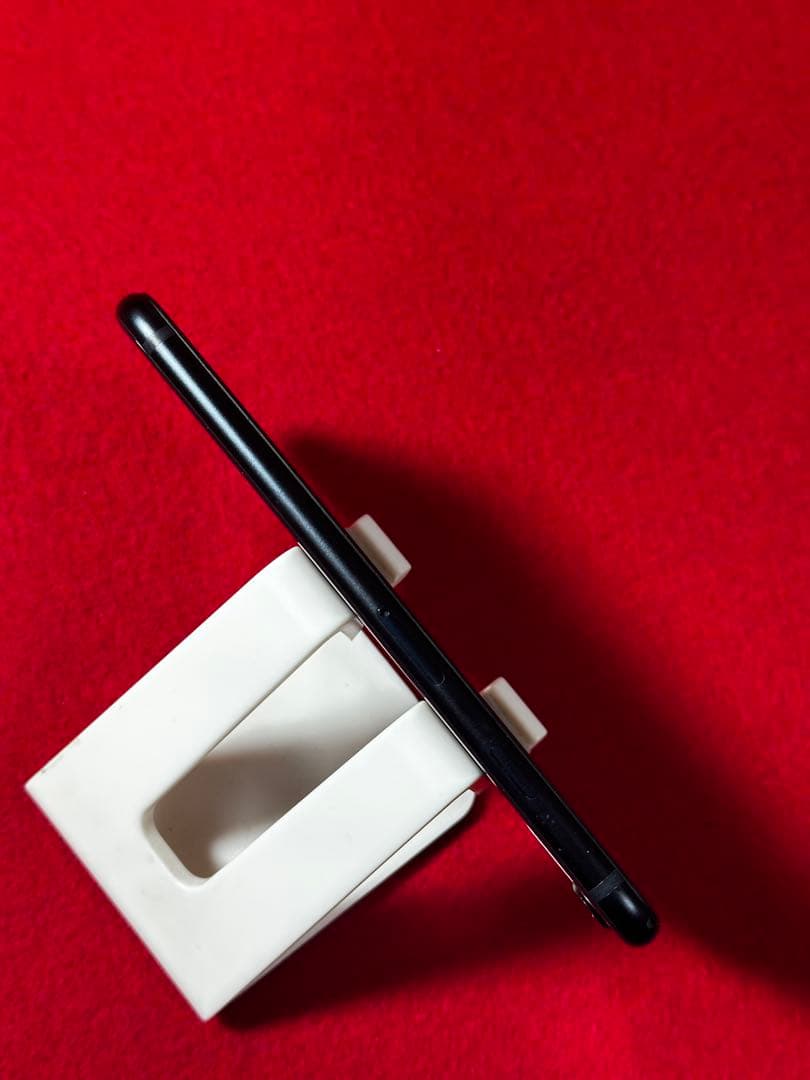 【0960】iPhone SE3第3世代ミッドナイト 64GB simフリー