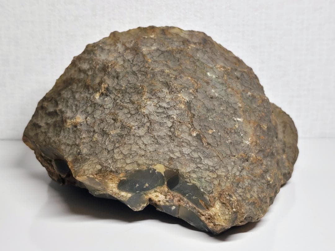 瑪瑙 2.4kg メノウ 原石 鑑賞石 自然石 誕生石 水石 鉱物 宝石 置石