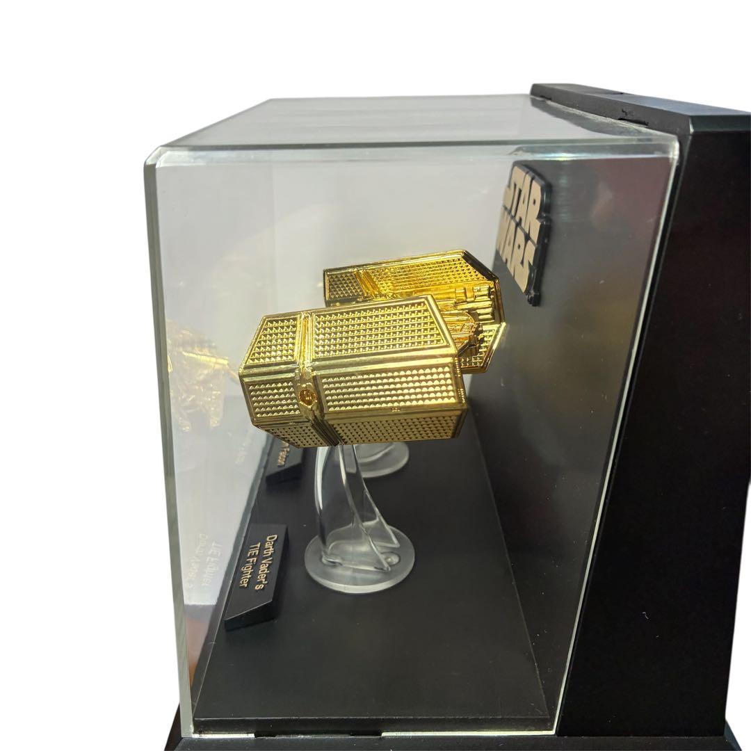 スターウォーズ ゴールドプレート オブジェ　ミレニアム・ファルコン　フィギュア