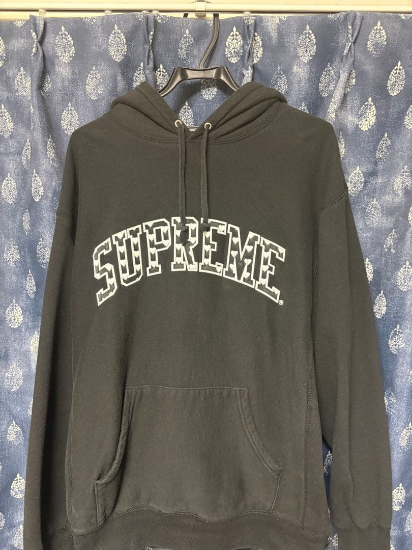 今日だけSupreme Hearts Arc Hooded Sweatshirt