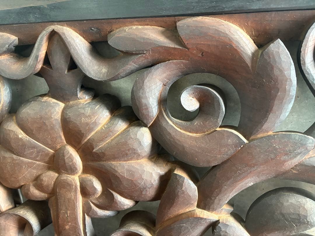 欄間　 らんま　檜？木彫り　各々１４ｋｇ弱　どっしり　アンティーク　菊　蓮？