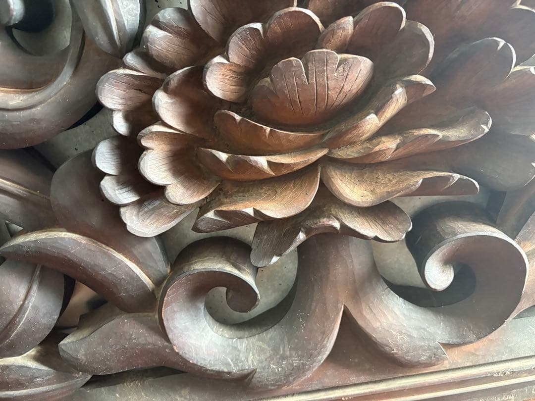 欄間　 らんま　檜？木彫り　各々１４ｋｇ弱　どっしり　アンティーク　菊　蓮？