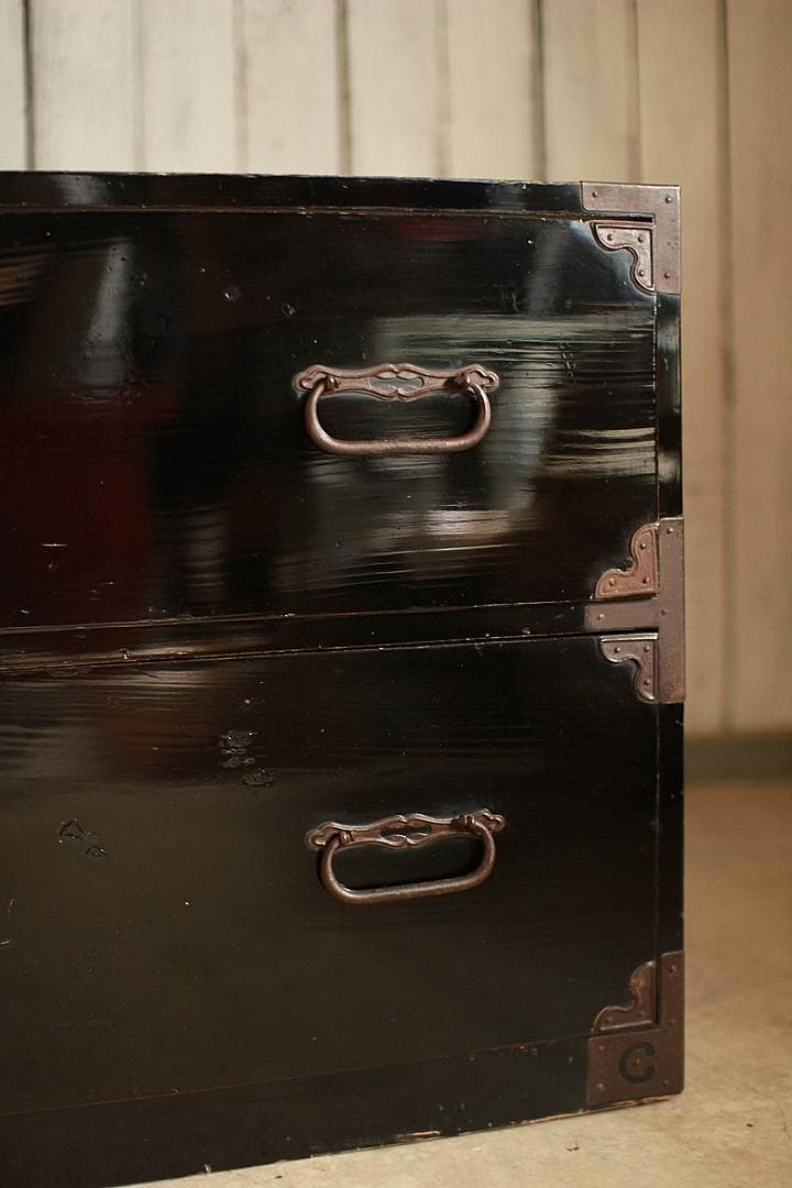 綺麗な巾着金具庄内箪笥　2段　タンス　収納　古家具　古民家　時代家具