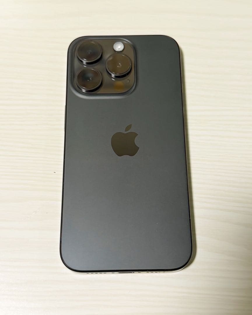 Apple iPhone 15 Pro 256GB ブラックチタニウム
