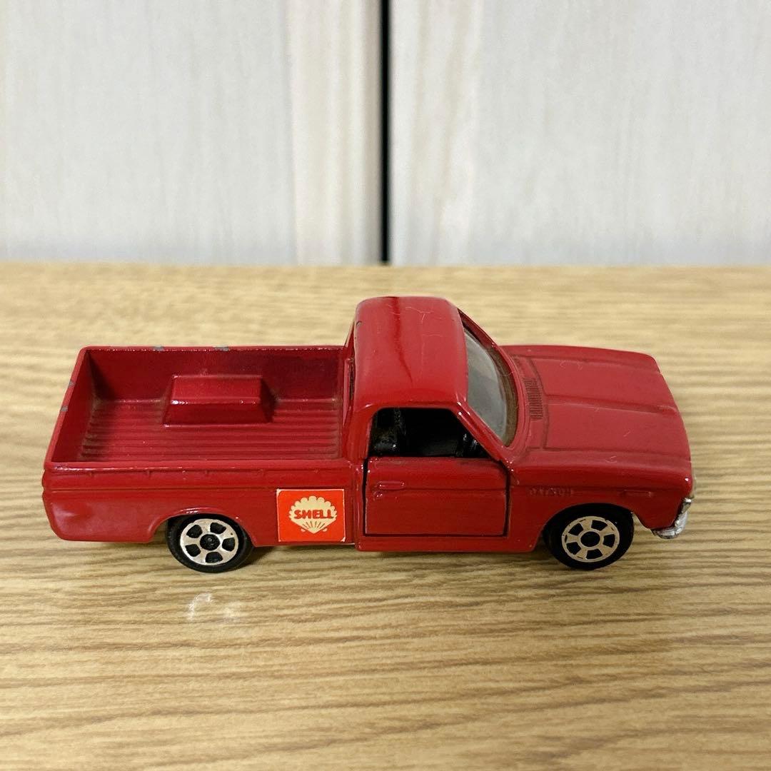 超希少 トミカ　ダットサン　トラック　赤色　香港製