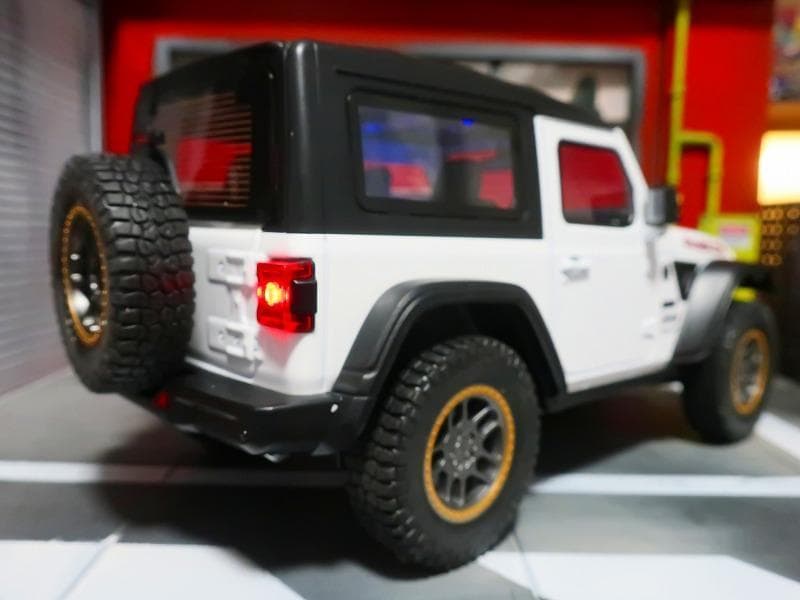 1/18 ジープ ラングラー ルビコン ダイキャスト カスタム