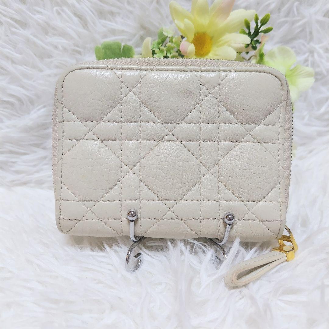美品✨ディオール◇カロ二つ折り財布　カナージュキルティングゴールド金具ホワイト