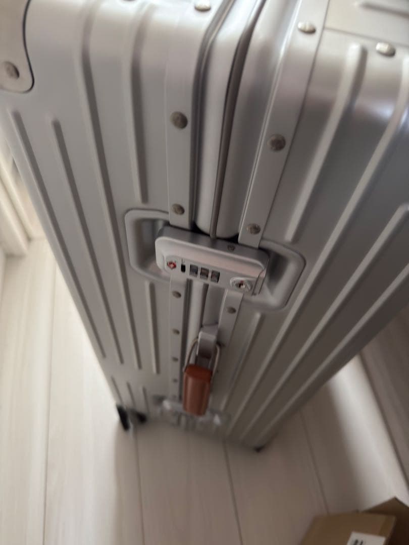 innovator アルミスーツケース70L アルミニウム製シルバー