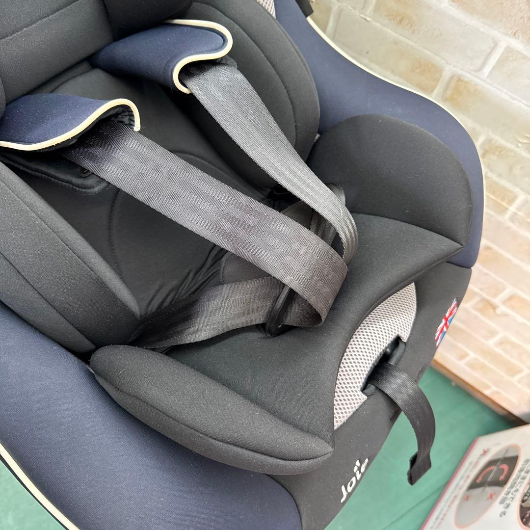 ジョイー　チャイルドシート isofix仕様　新生児から　回転式