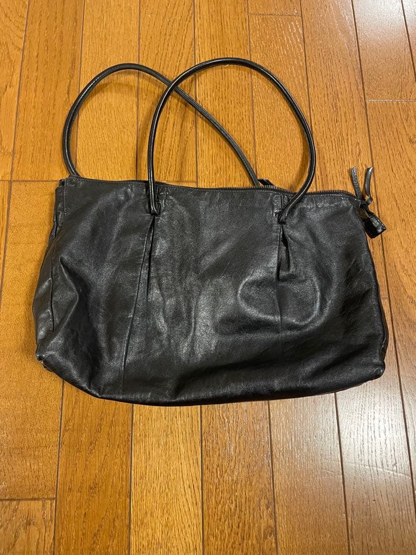MIU MIU ブラックレザートートバッグ