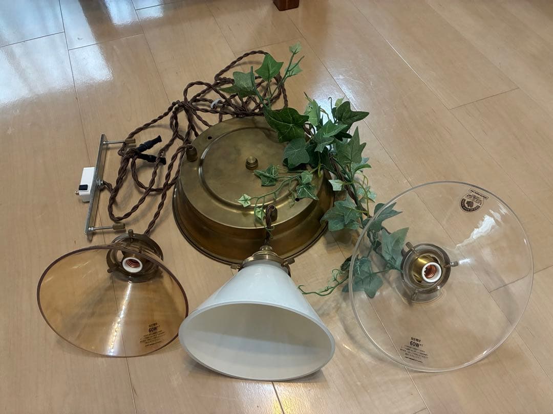 シーリングライト3灯　照明　ペンダントライト　インテリア　アンティーク　オシャレ