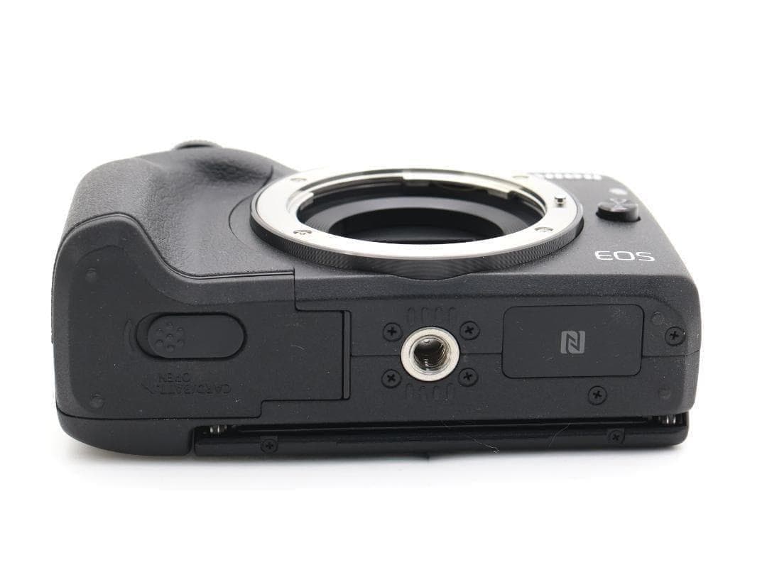 ■完動品 ほぼ新品 Canon EOS M3 ミレーレス一眼