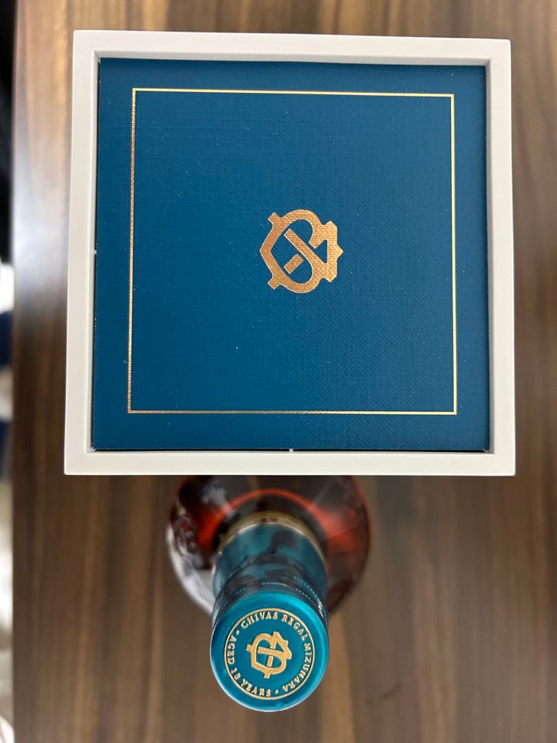 CHIVAS REGAL 18年 ミズナラカスクフィニッシュ 700ml