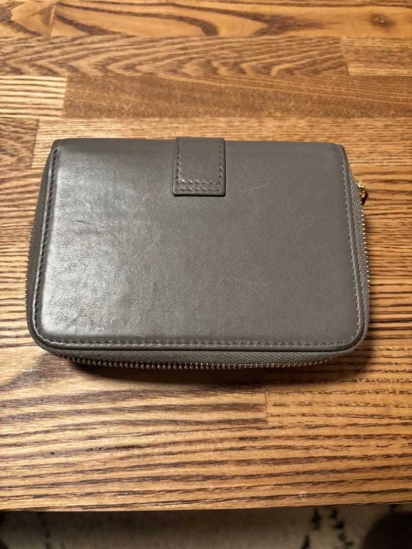 R*T様 サンローラン 財布 グレージュ