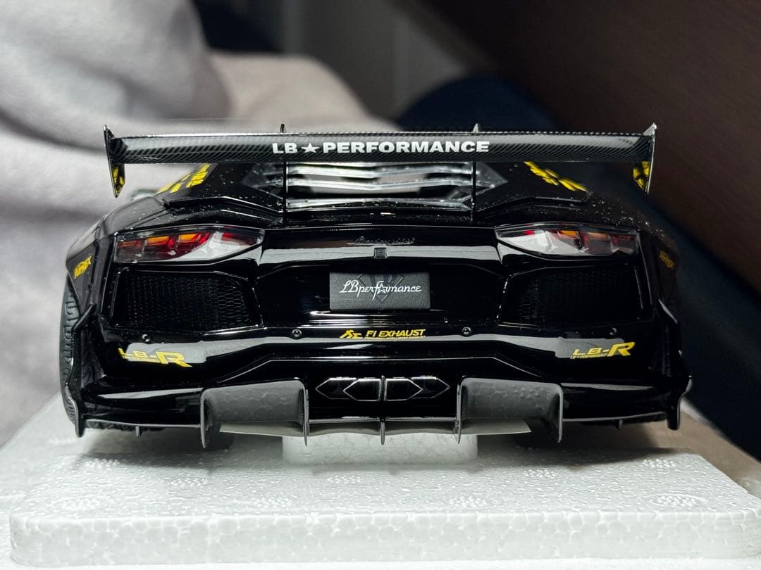 ミニカー LB-WORKS Aventador Limited Edition 1/18