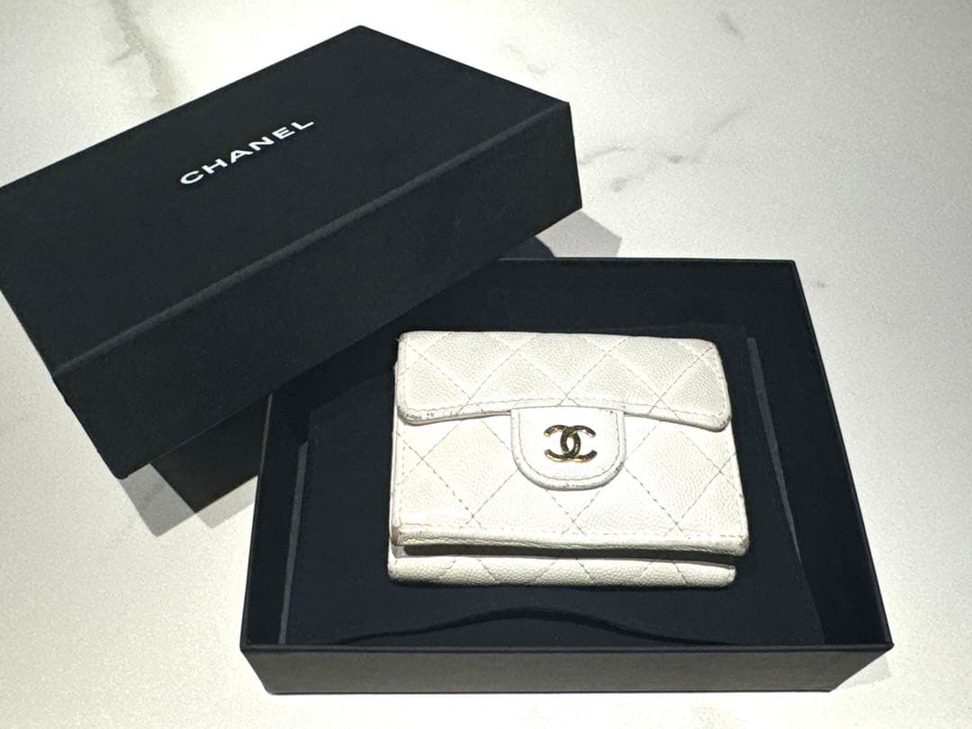 お値下げしました！CHANEL ホワイト 三つ折り財布
