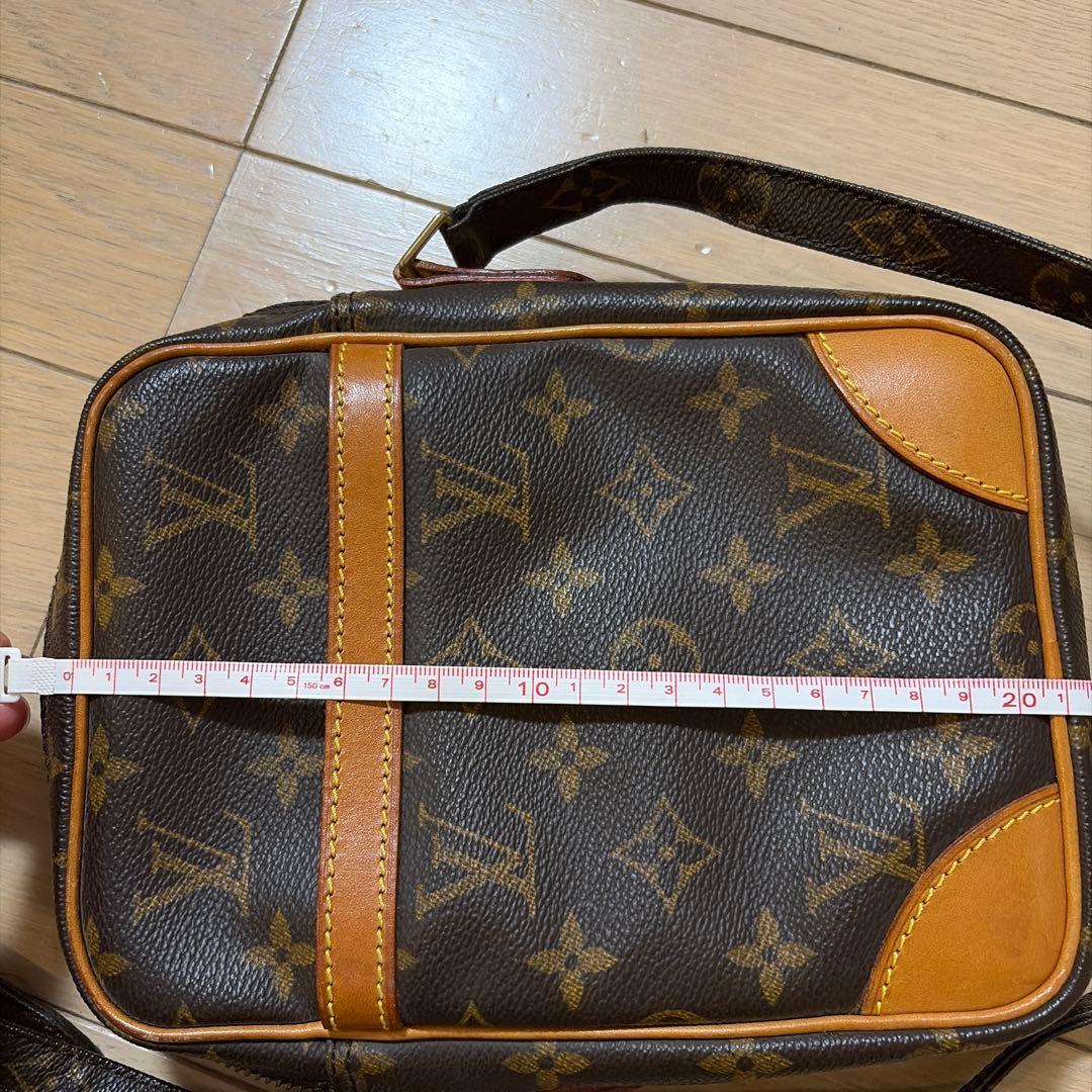 Louis Vuitton モノグラムダヌーブショルダーバッグ