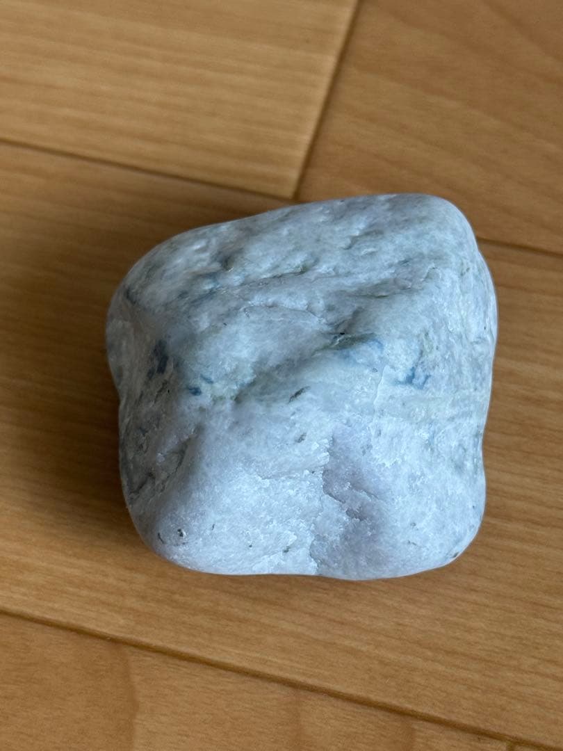 糸魚川翡翠　原石　横川　青翡翠　163g