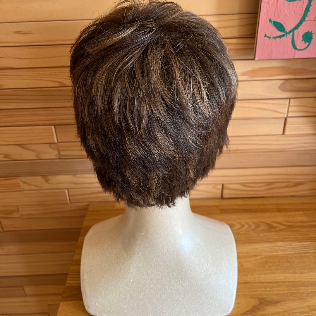 ブラウンショートウィッグ 自然なボブスタイル