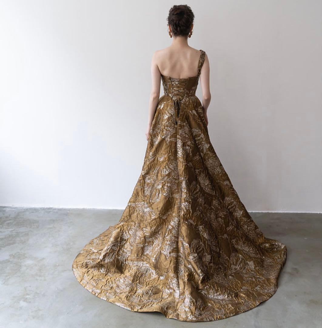 ウェディングドレス　confetti ブラウン　カラー　ブライダル　結婚式