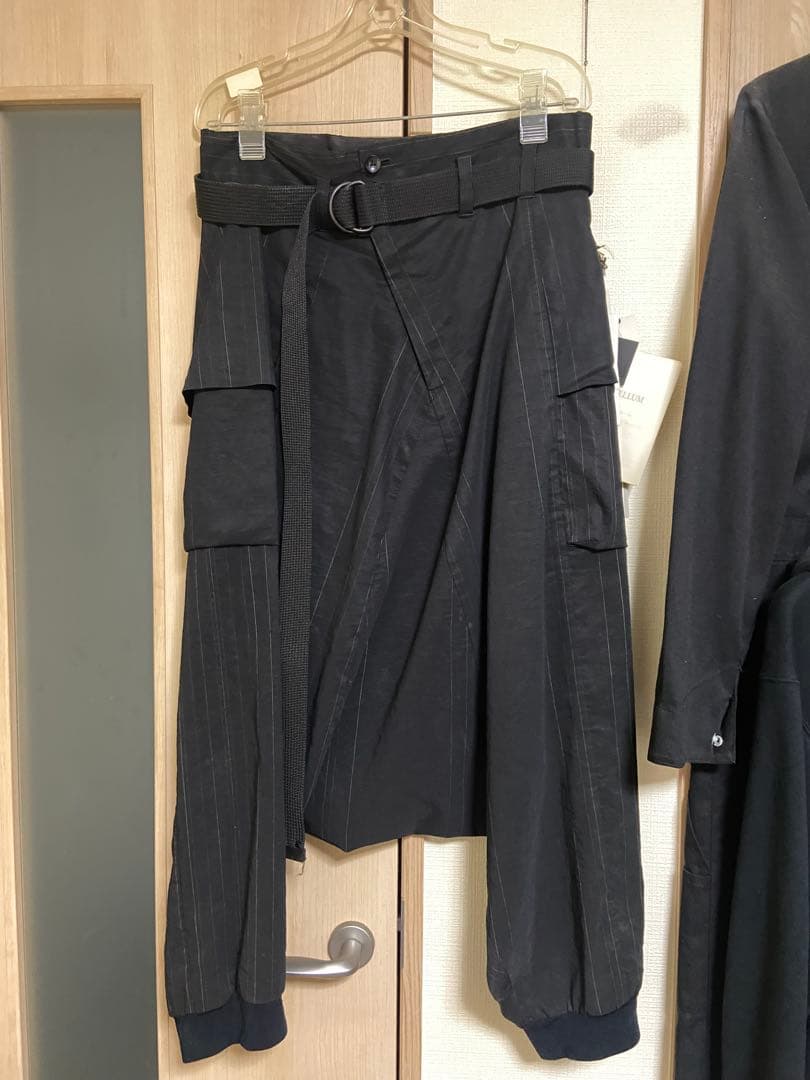 値下げ明日までThe viridi-anne ランダムストライプサルエルパンツ