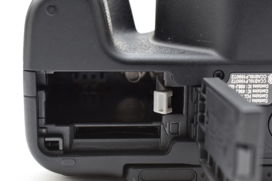 R*o様 美品 Canon EOS Kiss X9 18-55mm レンズkit