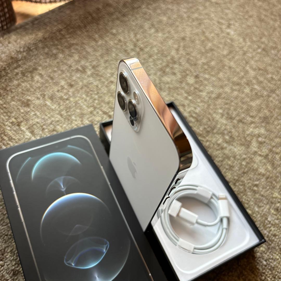 お値下げ！美品iPhone 12 pro シルバー 128 GB SIMフリー